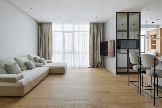 Peinture : la pièce ou l'extérieur du client avant travaux