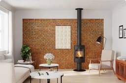 La même pièce avec un poêle à bois installé, conduit compris, rendu par InSito