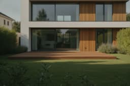 La même maison avec une terrasse en lames de bois exotique, rendu InSito